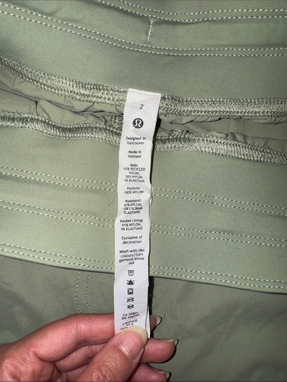 Lululemon Women’s Multi-Pocket Cargo High-Rise Hiking Shorts (5") in Olive Green - Picture 14 of 14